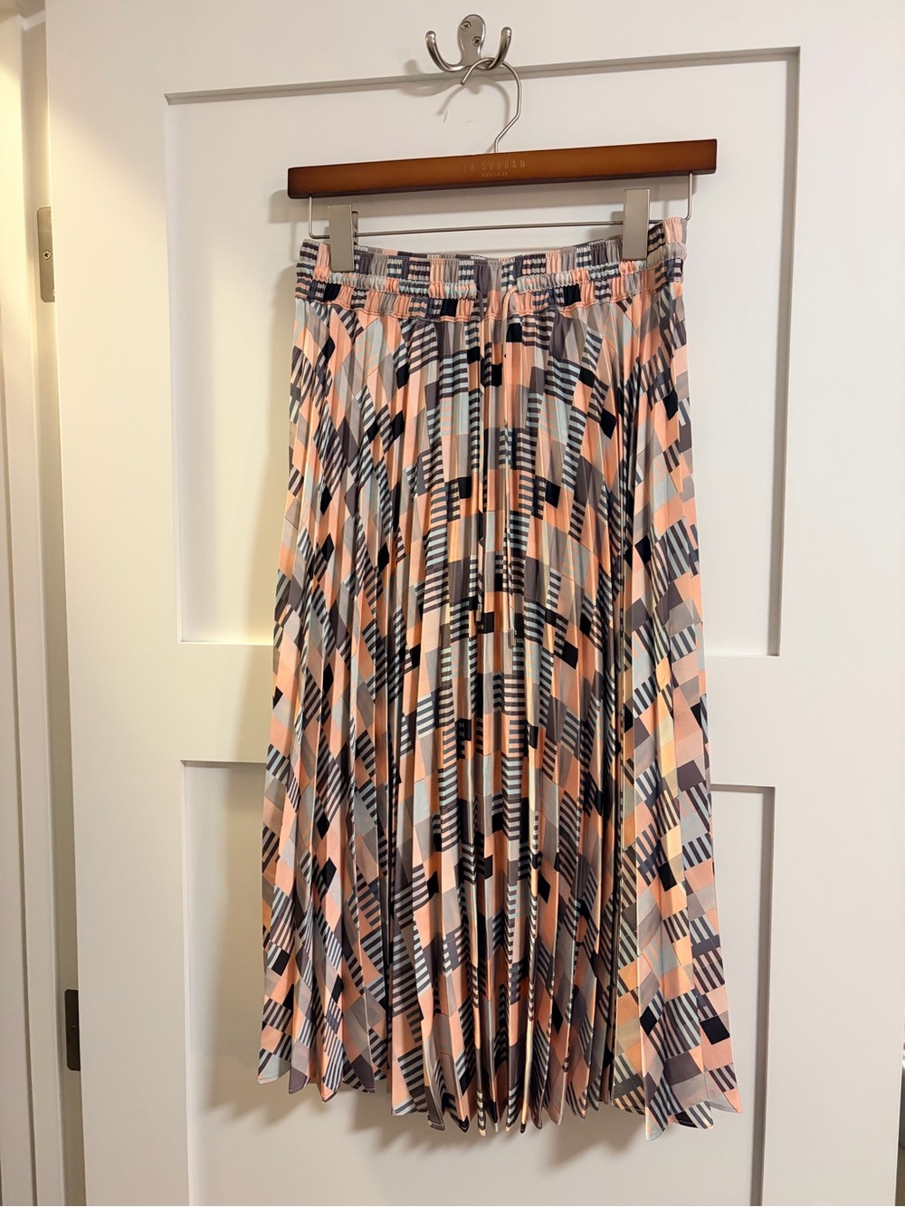 Club Monaco Pleated Midi Skirt - Peach, Black & Gray Geometric